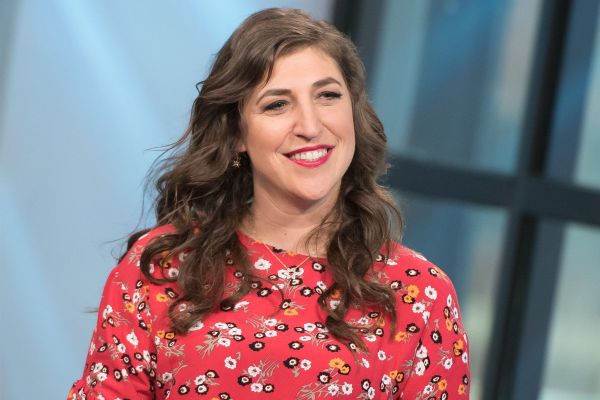 Mayim Bialik Says She Grew Up with Gay Couples Around
